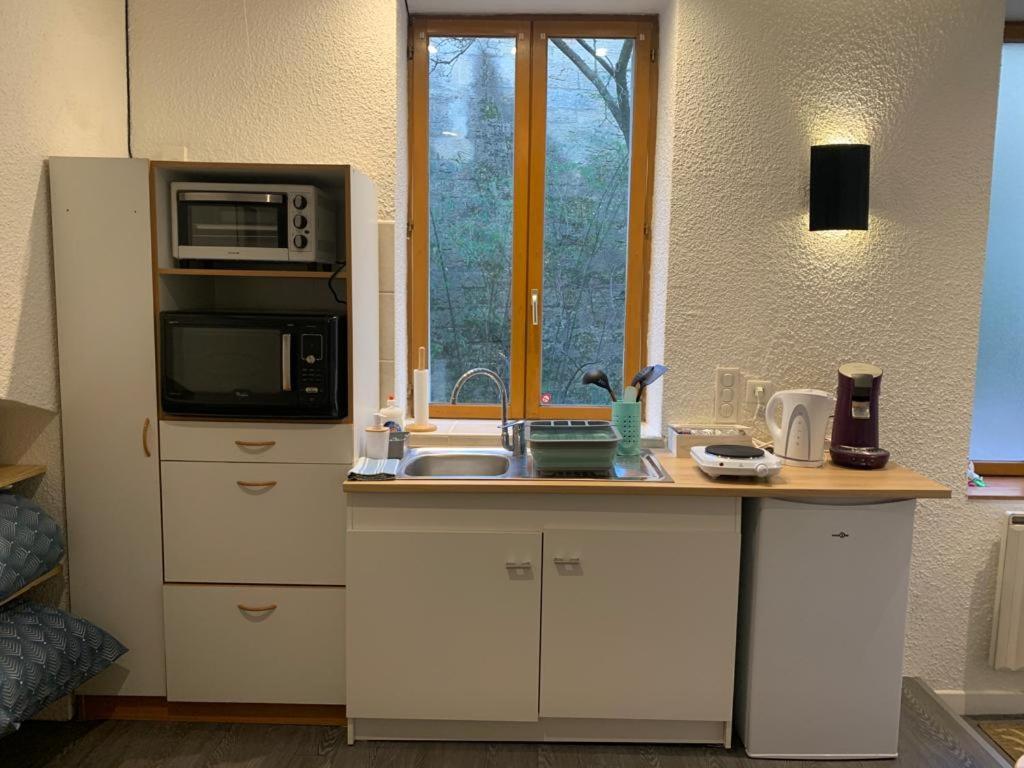 Studio Paisible Proche Du Centre-ville Apartment *